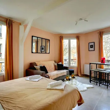 Appartement 145 Marc, Large Studio, Center Paris
