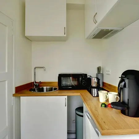 145 Marc, Large Studio, Center * Paris